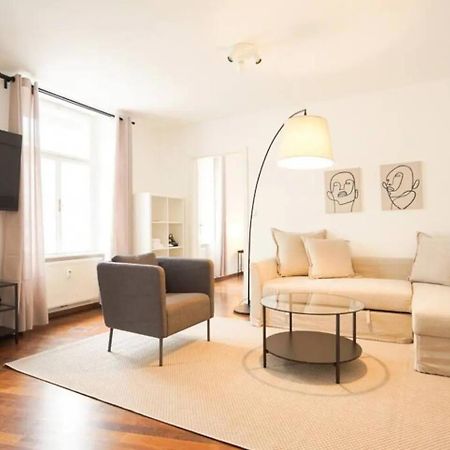 Apartamento Authentic Austrian Flat In The South Of Vienna Modling Exterior foto