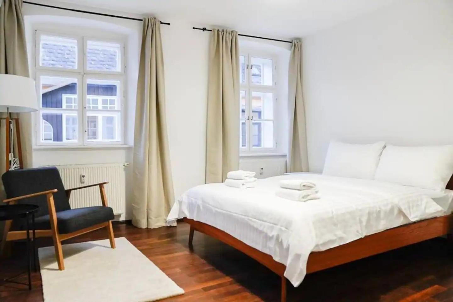 Apartamento Authentic Austrian Flat In The South Of Vienna Modling Exterior foto