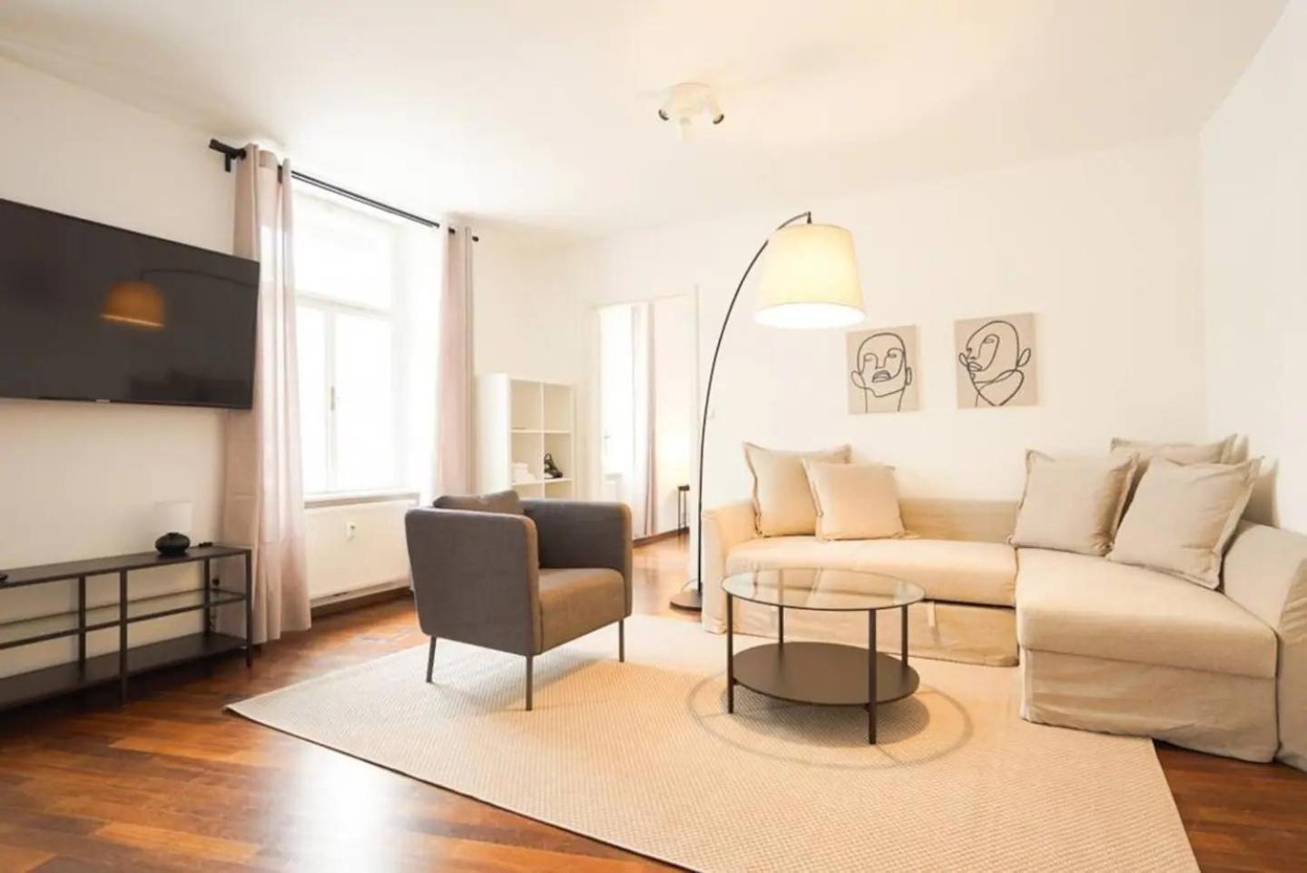 Apartamento Authentic Austrian Flat In The South Of Vienna Modling Exterior foto