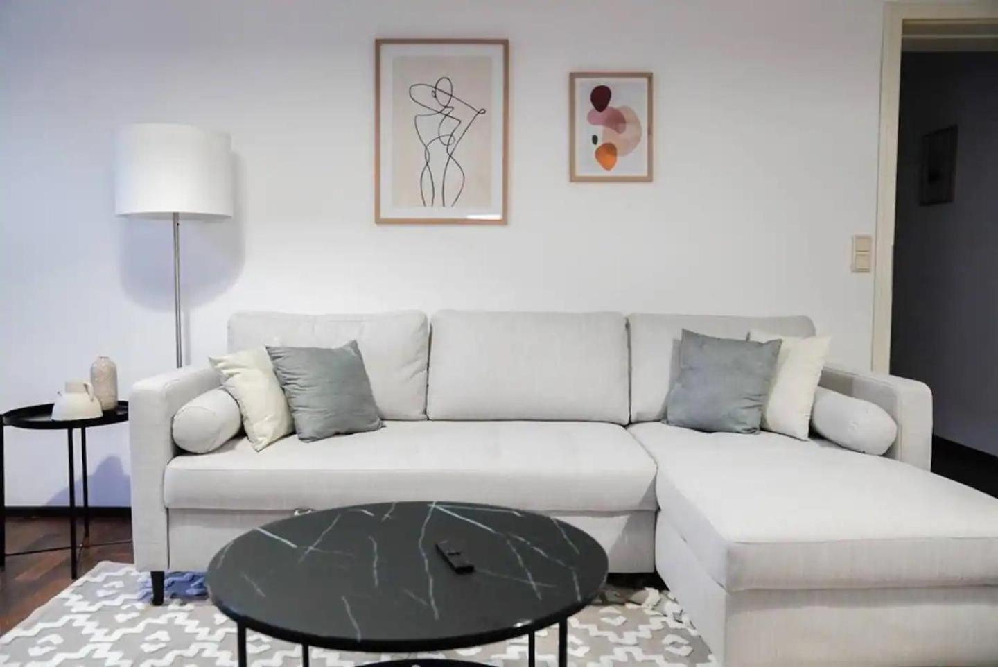 Apartamento Authentic Austrian Flat In The South Of Vienna Modling Exterior foto
