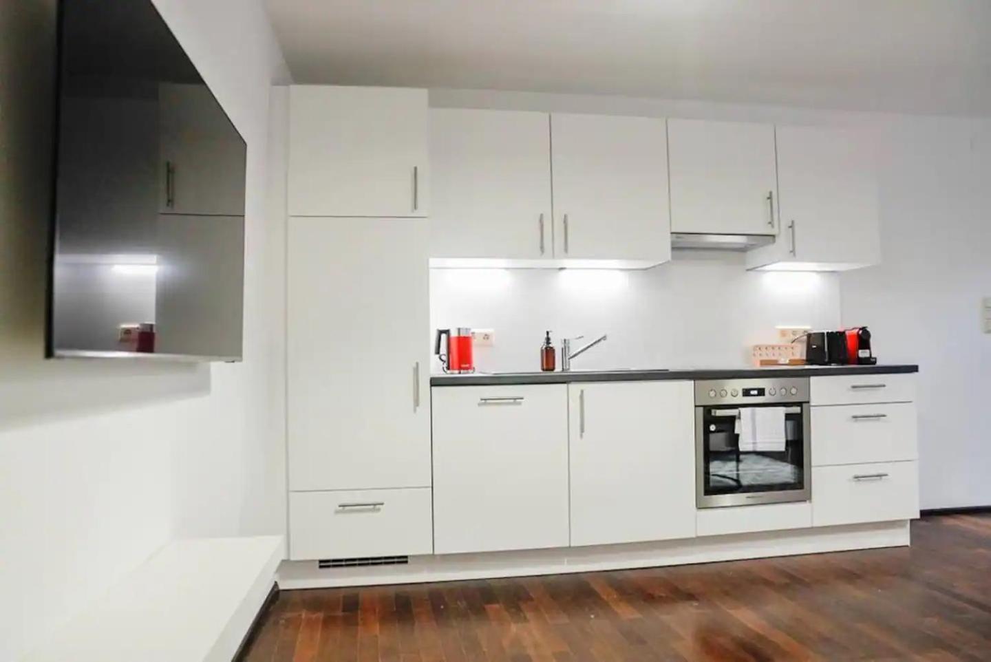 Apartamento Authentic Austrian Flat In The South Of Vienna Modling Exterior foto
