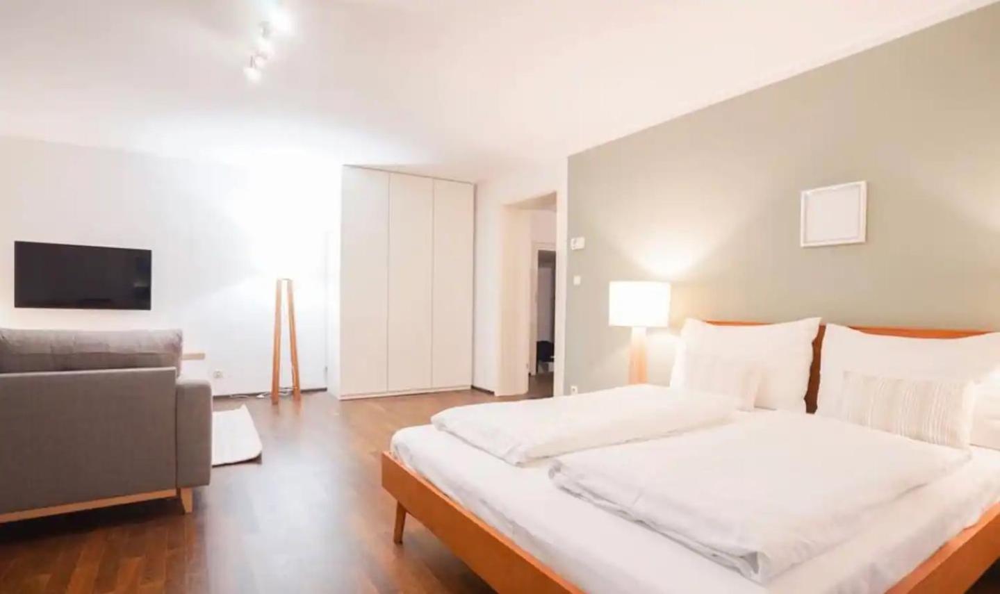 Apartamento Authentic Austrian Flat In The South Of Vienna Modling Exterior foto