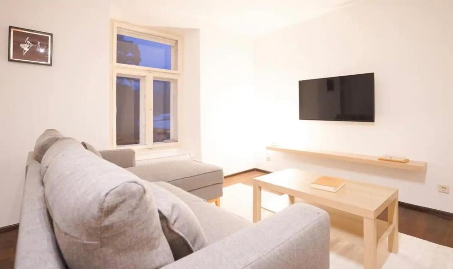 Apartamento Authentic Austrian Flat In The South Of Vienna Modling Exterior foto