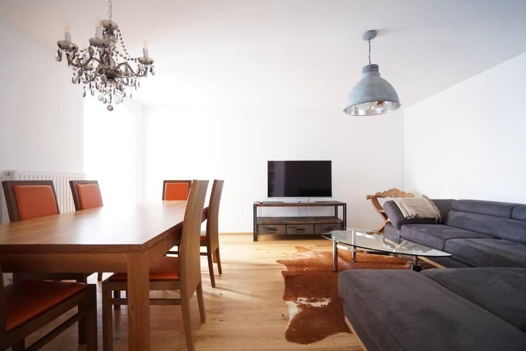 Apartamento Authentic Austrian Flat In The South Of Vienna Modling Exterior foto