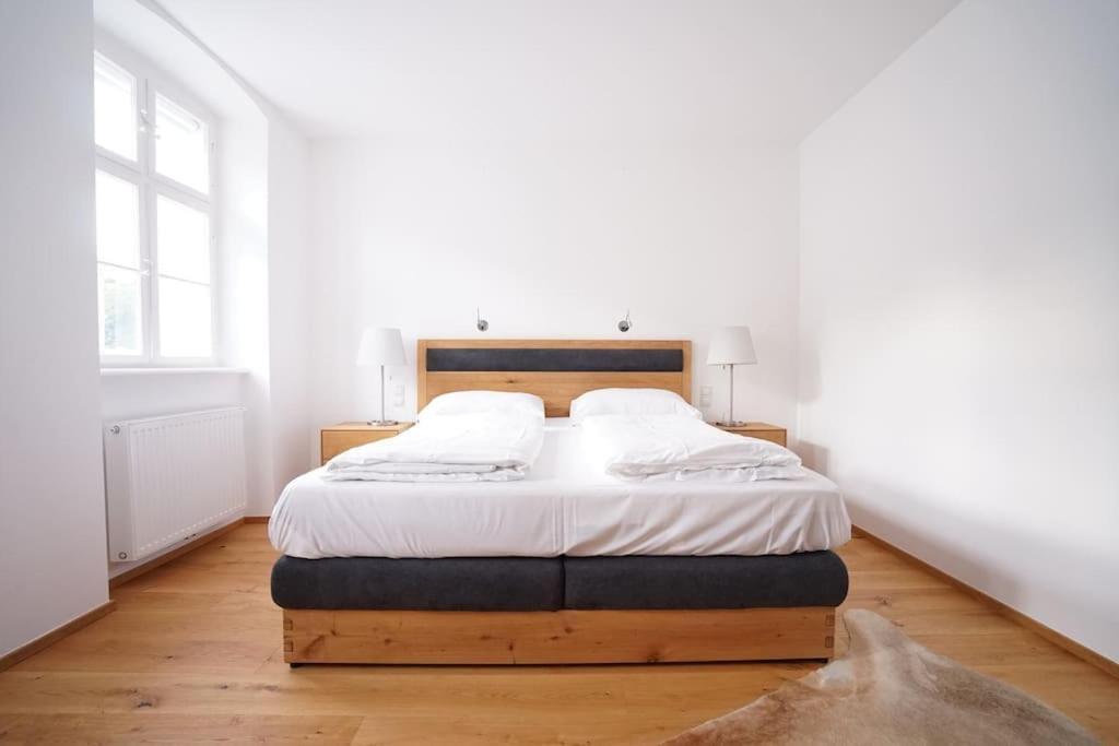 Apartamento Authentic Austrian Flat In The South Of Vienna Modling Exterior foto